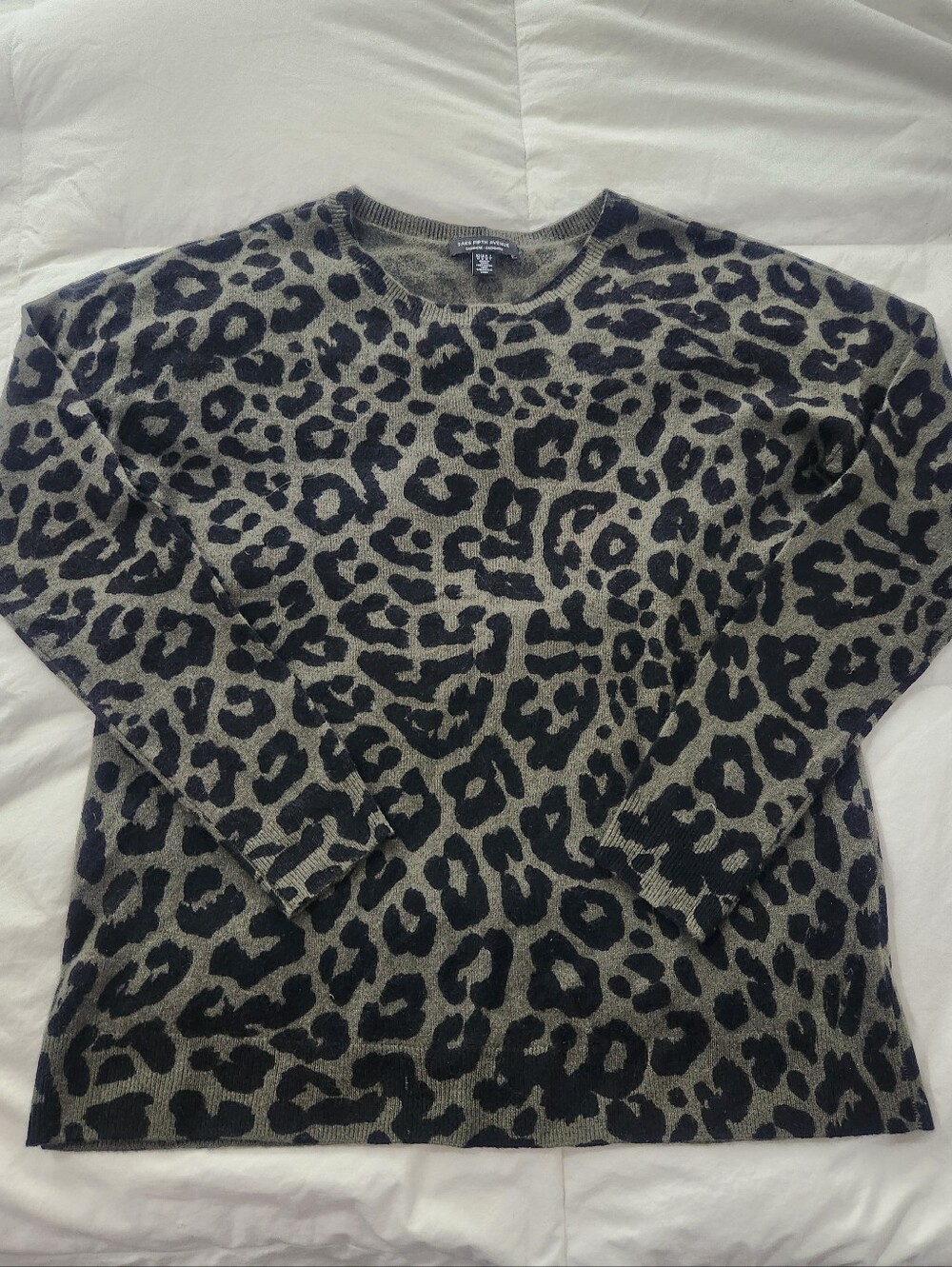 Saks Fifth Avenue Cashmere Animal Print Sweater Womens Size M Quiet Luxury olive
